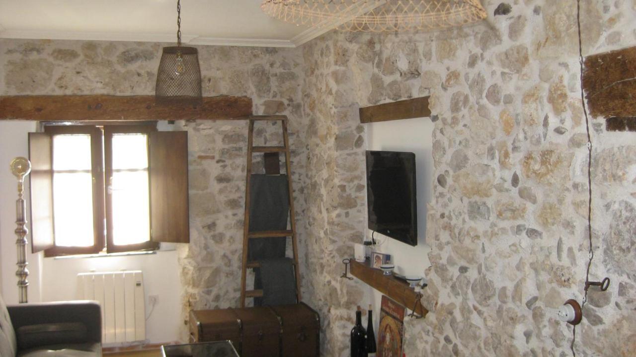 Burgo Alojamiento De Piedra Con Encanto מראה חיצוני תמונה